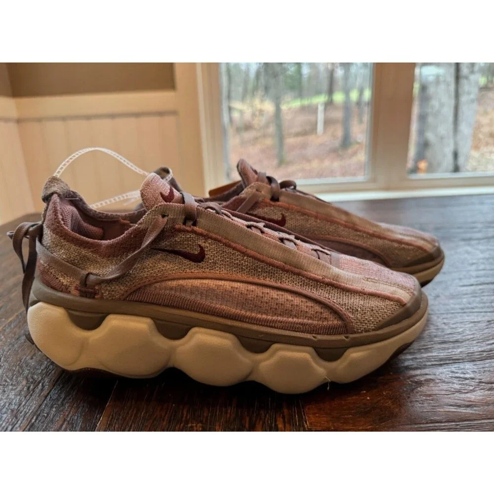 Nike Flyknit Bloom FD2149-200 Women's Size 7.5 Taupe Grey Sneakers NWOB